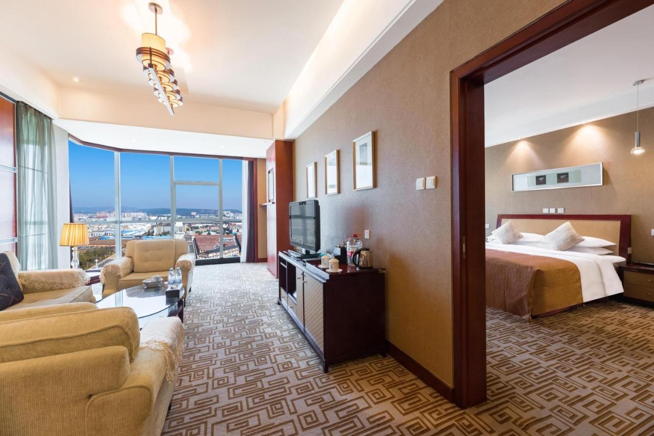 Empark Grand Hotel Kunming Bagian luar foto