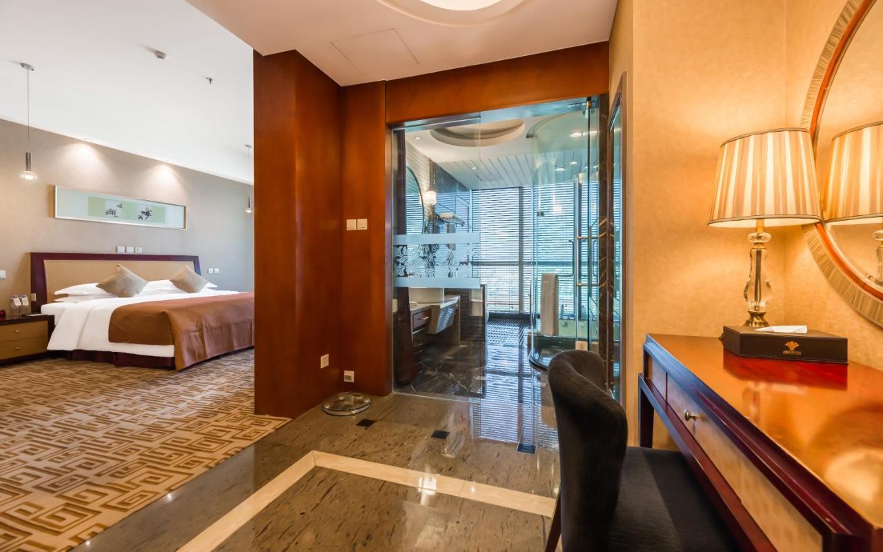 Empark Grand Hotel Kunming Bagian luar foto