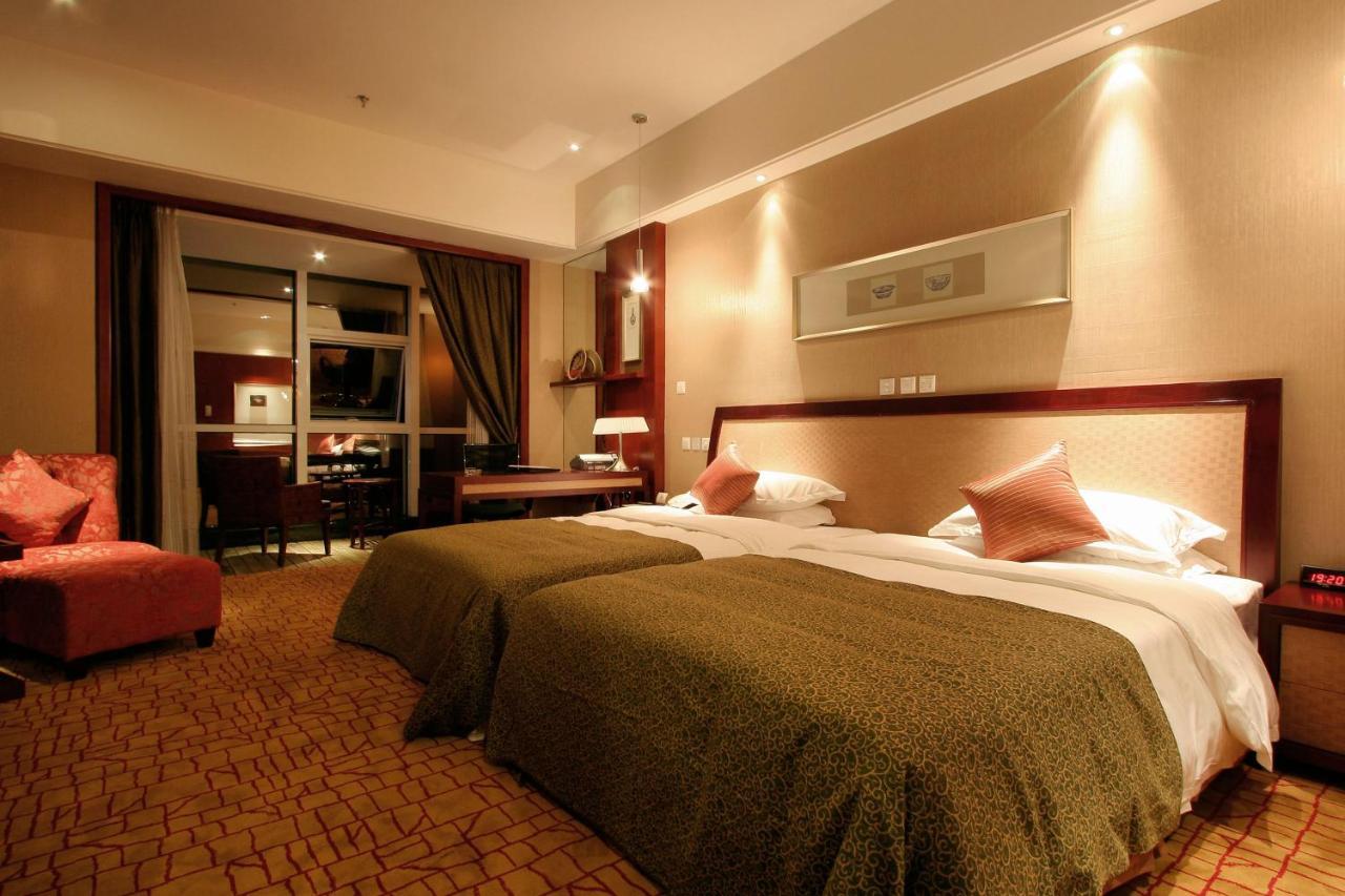 Empark Grand Hotel Kunming Bagian luar foto