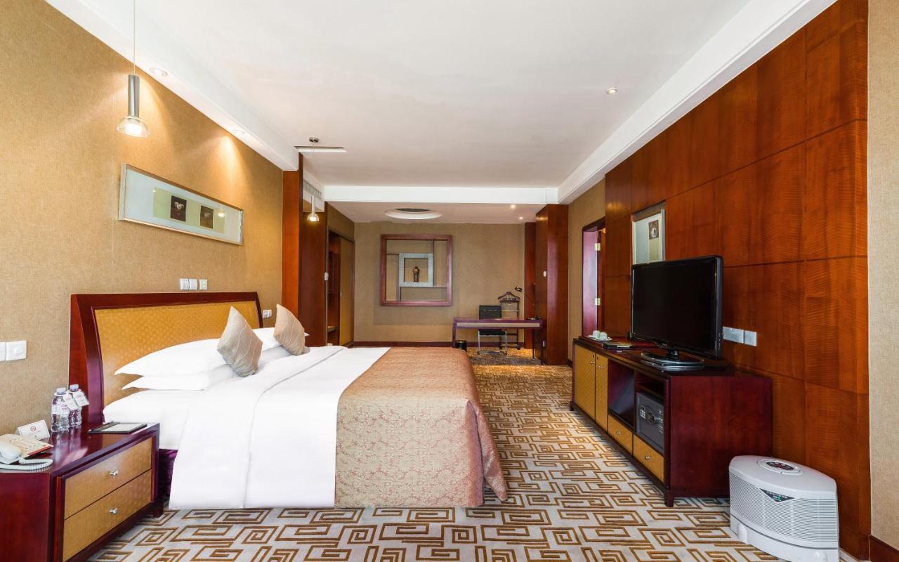 Empark Grand Hotel Kunming Bagian luar foto