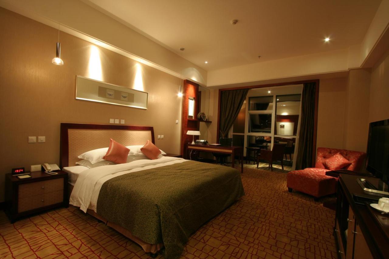 Empark Grand Hotel Kunming Bagian luar foto