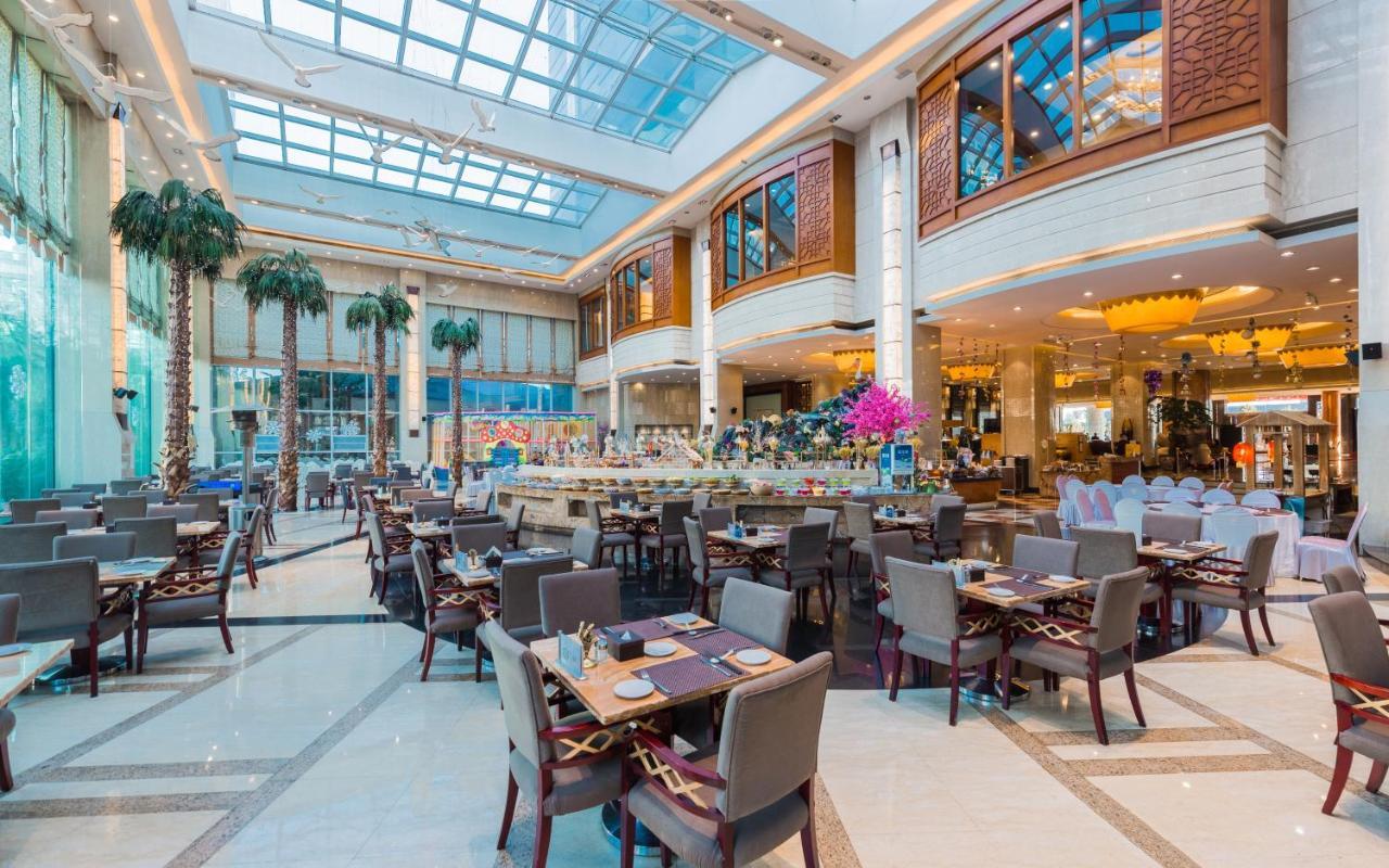 Empark Grand Hotel Kunming Bagian luar foto