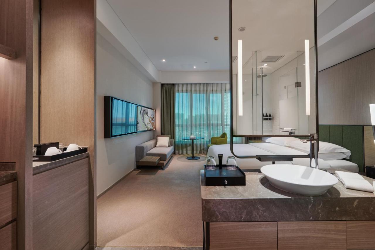 Empark Grand Hotel Kunming Bagian luar foto